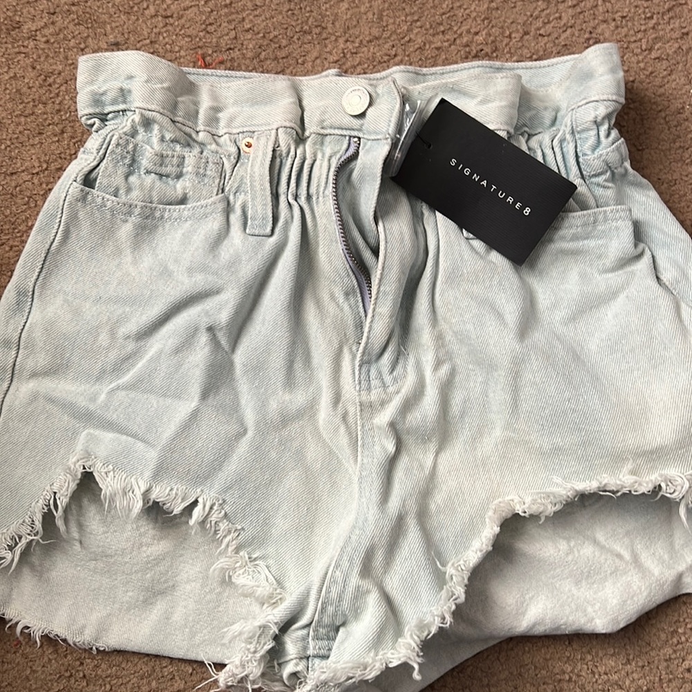 Signature8 light wash denim shorts SIZE SMALL